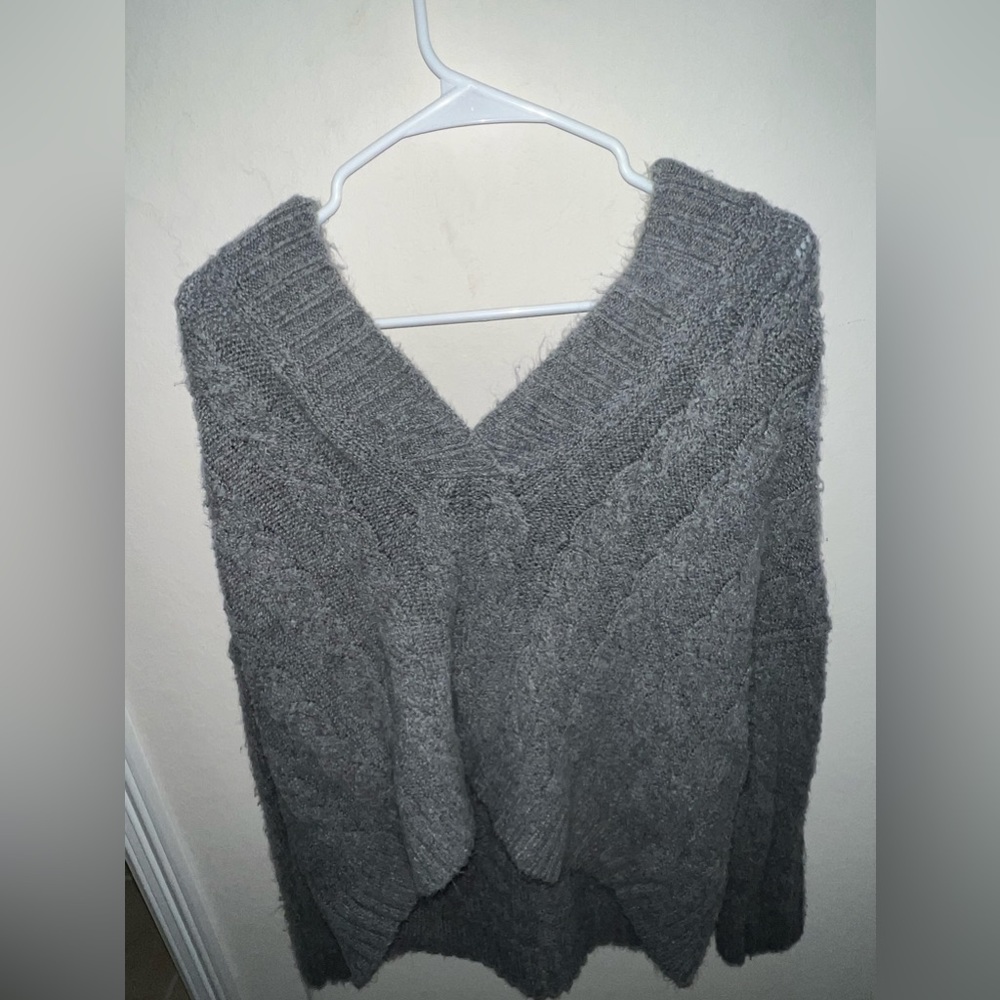 Cropped Off the Shoulder Grey American Eagle Knitted Sweater